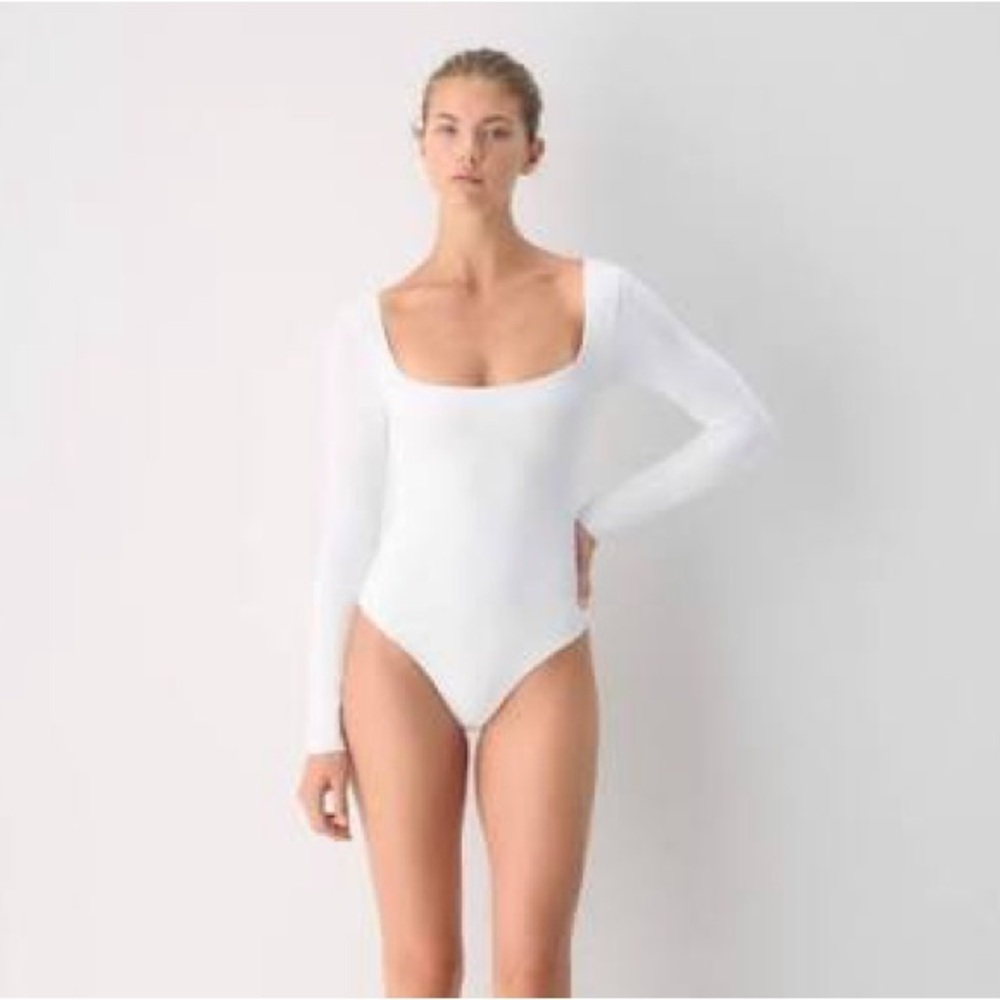 Aritzia Original Contour Squareneck Bodysuit